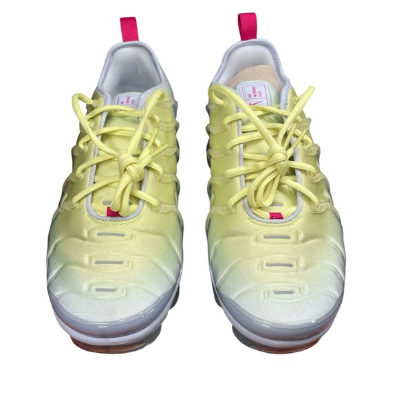 Women’s Nike Air Vapormax plus. Blue tint/fireberry. Size 11.5W. - Picture 6 of 12